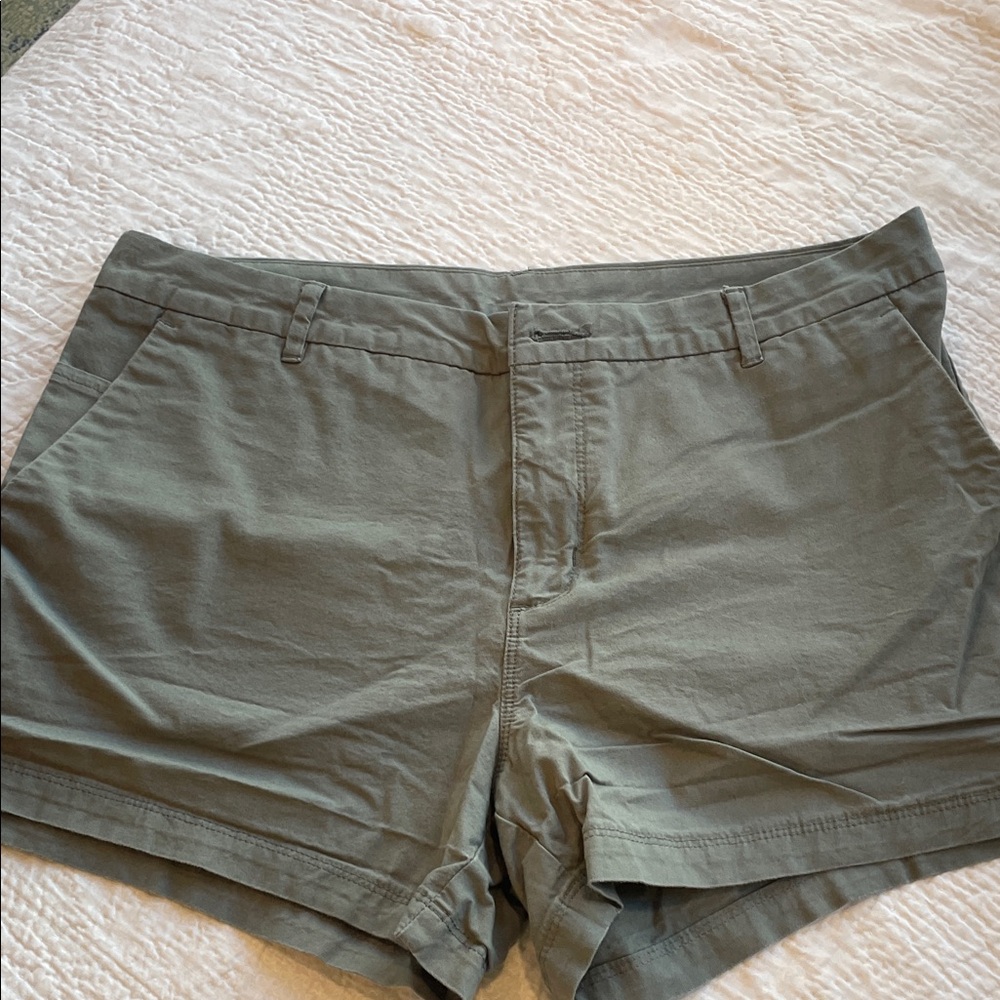 Patagonia Women's Olive Cargo Shorts